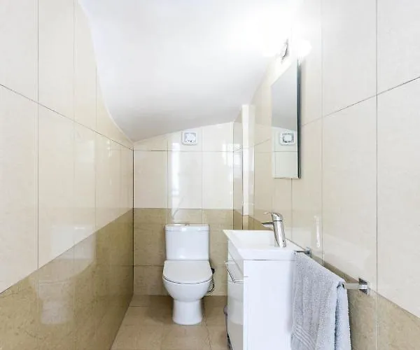 Elaine Villa Paralimni