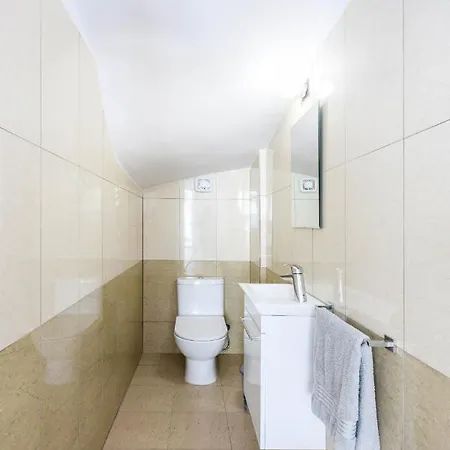 Elaine Villa Paralimni
